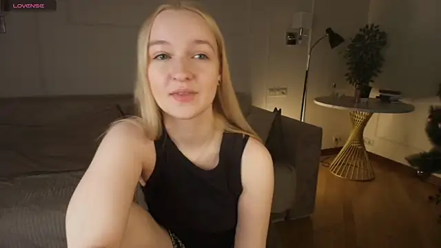 KrishnaSimmons online show from January 14, 2026, 7:39 pm