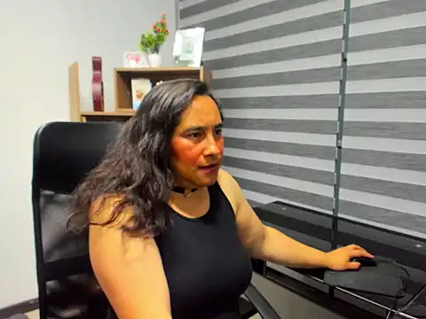 Snapshot of LeilaSmith_ chatting on July 1, 2026, 11:32 am LeilaSmith online show from July 1, 2026, 11:32 am