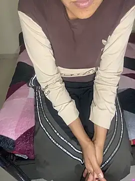 hottie jenny9 online show from November 18, 2025, 6:22 pm