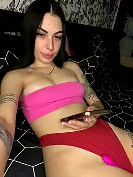 Snapshot of Bella_R0se chatting on October 20, 2025, 7:03 pm Bella R0se online show from October 20, 2025, 7:03 pm