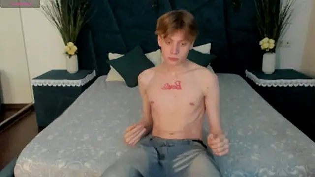 Snapshot of LouieEvans chatting on December 18, 2025, 9:18 pm LouieEvans online show from December 18, 2025, 9:18 pm