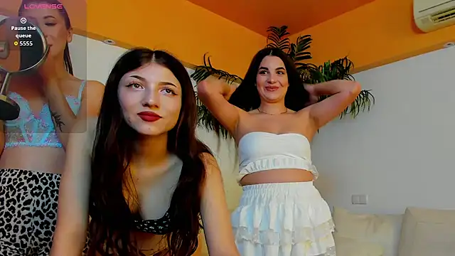 Snapshot of dark_summer chatting on September 14, 2025, 1:22 pm dark summer online show from September 14, 2025, 1:22 pm