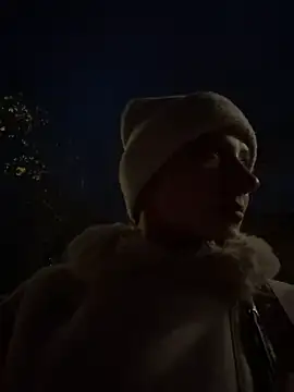 Snapshot of dark_summer chatting on November 24, 2025, 3:01 pm dark summer online show from November 24, 2025, 3:01 pm