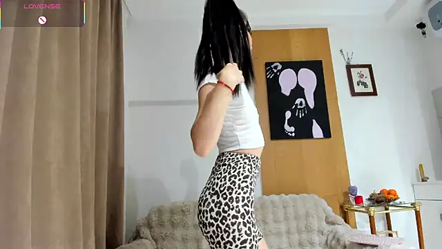 Snapshot of dark_summer chatting on December 18, 2025, 2:43 pm dark summer online show from December 18, 2025, 2:43 pm