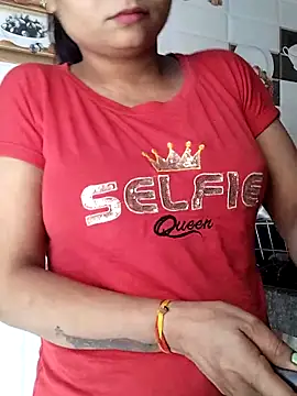 Snapshot of Hot-Pooja25 chatting on April 24, 2026, 1:40 am Hot-Pooja25 online show from April 24, 2026, 1:40 am