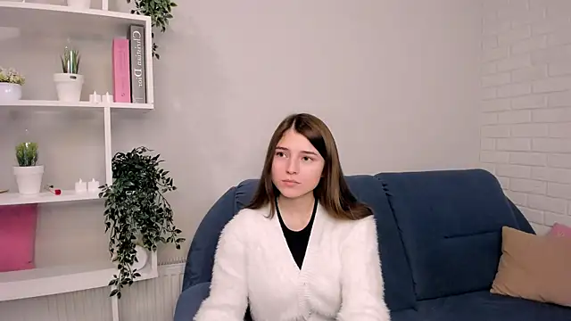 Snapshot of KeikoWideman chatting on September 15, 2025, 5:35 pm KeikoWideman online show from September 15, 2025, 5:35 pm