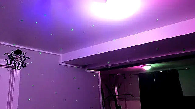 Mickelangello75 online show from October 14, 2025, 1:12 pm