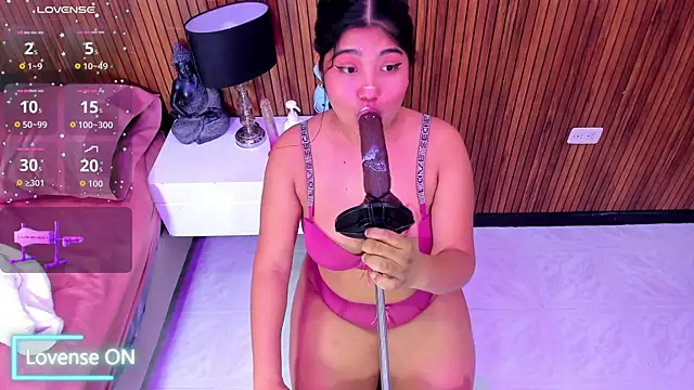 mysticlatina1 online show from October 16, 2025, 12:02 pm