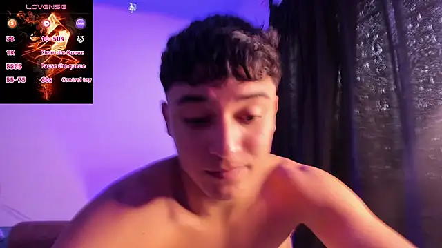 Austin Cardieff  online show from November 5, 2025, 7:50 pm