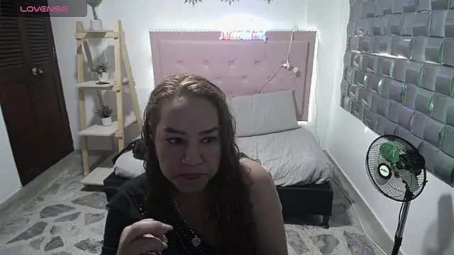 Dulce  Lovee online show from December 20, 2025, 7:17 pm