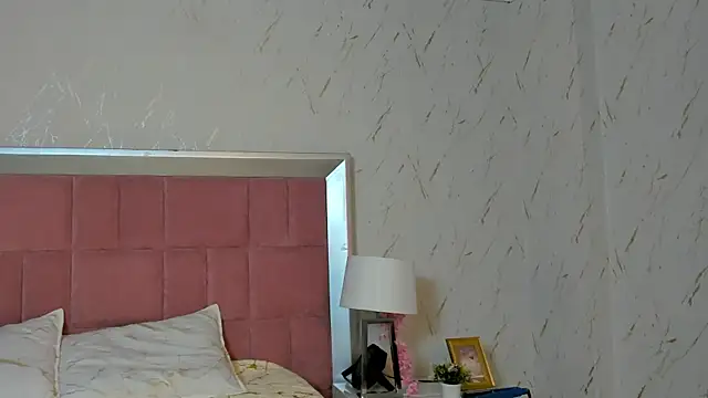 RobinBennett online show from November 10, 2025, 2:49 am