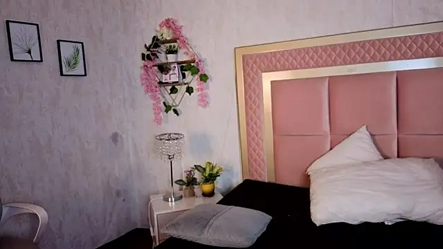 RobinBennett online show from December 18, 2025, 12:20 pm