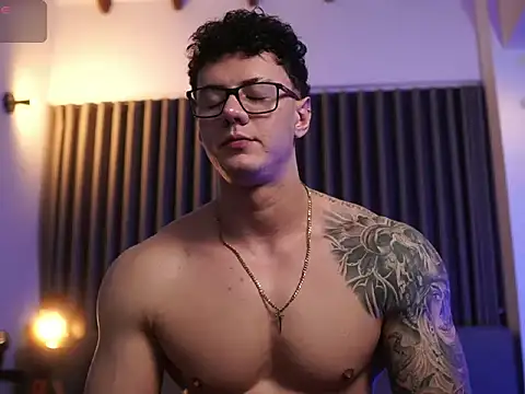 Thomas Falcon online show from October 19, 2025, 2:25 am