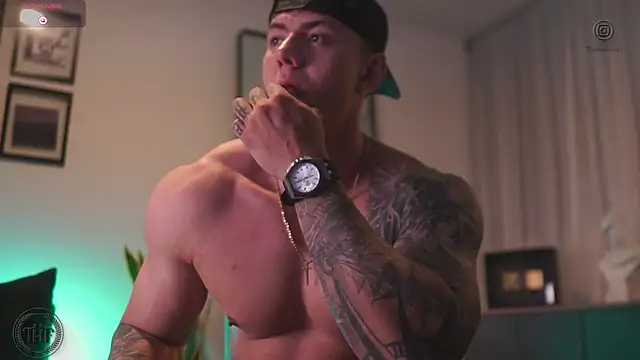 Thomas Falcon online show from November 11, 2025, 11:09 pm