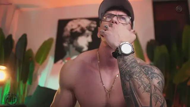 Thomas Falcon online show from November 29, 2025, 12:44 am