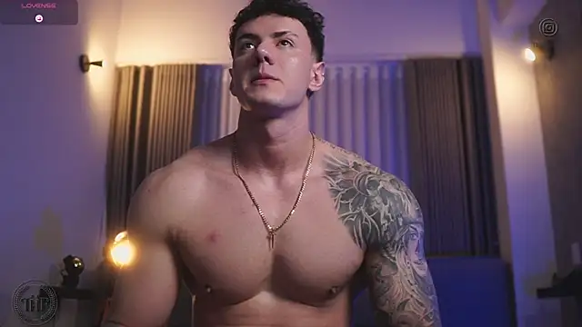 Thomas Falcon online show from October 28, 2025, 10:31 pm