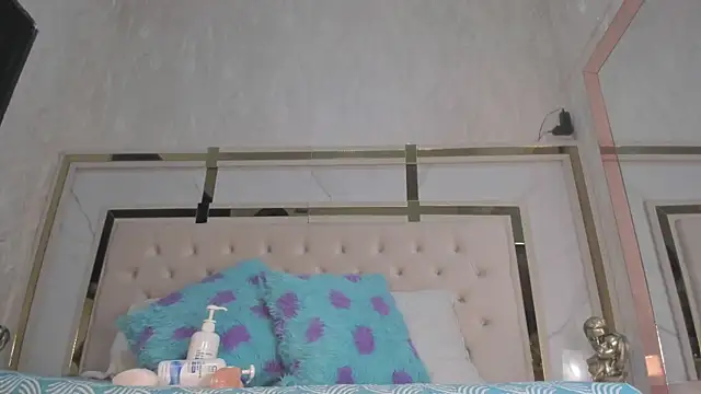 Snapshot of Cameron_Hearts chatting on November 12, 2025, 12:20 pm Cameron Hearts online show from November 12, 2025, 12:20 pm