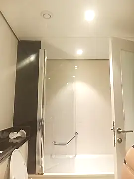 Astrid3 online show from September 29, 2025, 10:15 pm