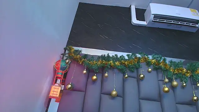 Snapshot of kissme_luna chatting on December 17, 2025, 7:08 pm kissme luna online show from December 17, 2025, 7:08 pm