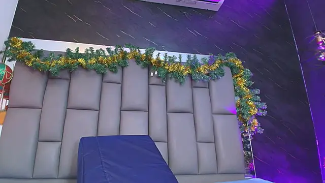 Snapshot of kissme_luna chatting on December 5, 2025, 7:01 pm kissme luna online show from December 5, 2025, 7:01 pm