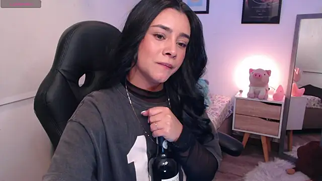 Snapshot of MarilynWhite_ chatting on October 9, 2025, 1:28 am MarilynWhite online show from October 9, 2025, 1:28 am