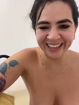 Snapshot of Gringo_XXX_Latina chatting on November 23, 2025, 4:00 am Gringo XXX Latina online show from November 23, 2025, 4:00 am