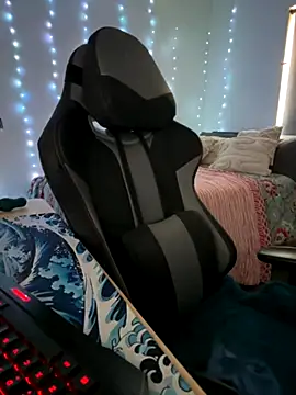 Snapshot of ice717 chatting on October 8, 2025, 12:45 am ice717 online show from October 8, 2025, 12:45 am