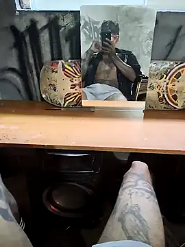 ElRompeponchi online show from November 25, 2025, 3:12 pm