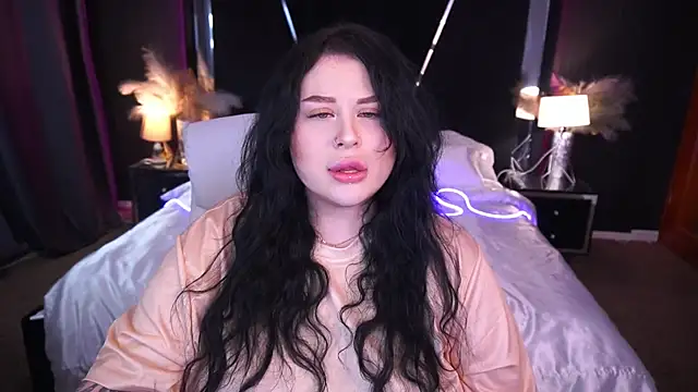 SerahMirabeli online show from October 27, 2025, 8:32 pm