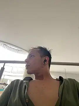 dimitryivanovv online show from October 10, 2025, 4:52 pm