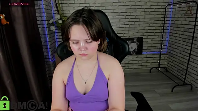 Mila  Cutee online show from November 22, 2025, 9:41 am