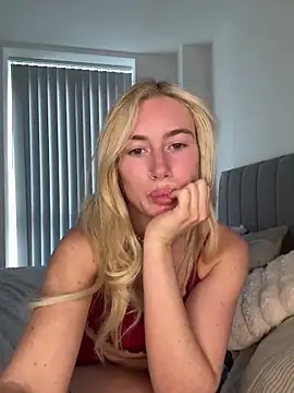 SexySaraxxoo online show from May 12, 2026, 10:21 am
