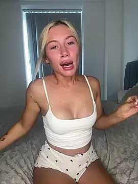 Snapshot of SexySaraxxoo chatting on July 20, 2026, 9:38 am SexySaraxxoo online show from July 20, 2026, 9:38 am
