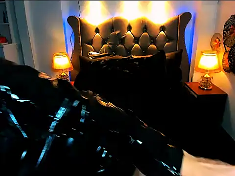 AiraHugeTop online show from December 16, 2025, 2:49 am