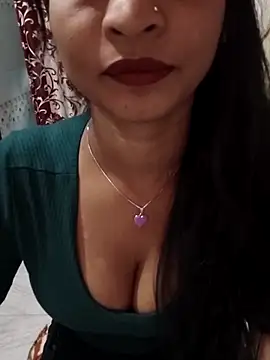 Itz Mayra  online show from November 13, 2025, 7:34 am