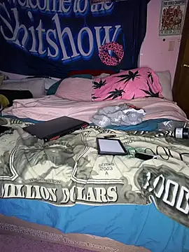 Snapshot of shortywidaphatty chatting on December 15, 2025, 1:50 pm shortywidaphatty online show from December 15, 2025, 1:50 pm