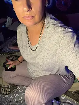 Snapshot of shortywidaphatty chatting on November 12, 2025, 4:11 pm shortywidaphatty online show from November 12, 2025, 4:11 pm