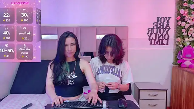 Snapshot of jupiterysaturno chatting on September 23, 2025, 6:48 pm jupiterysaturno online show from September 23, 2025, 6:48 pm