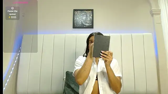 kendra lux1 online show from February 19, 2026, 3:09 pm