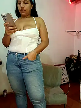 girlpee online show from November 13, 2025, 12:09 pm