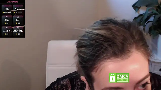 Snapshot of SuggestiveBehavior chatting on October 17, 2025, 2:30 pm SuggestiveBehavior online show from October 17, 2025, 2:30 pm