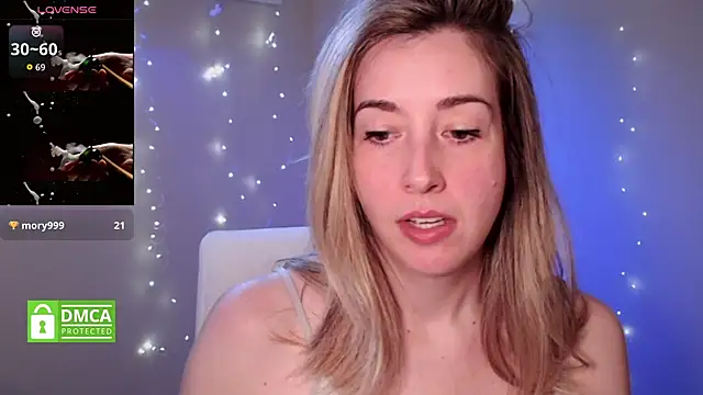 Snapshot of SuggestiveBehavior chatting on December 4, 2025, 3:00 pm SuggestiveBehavior online show from December 4, 2025, 3:00 pm