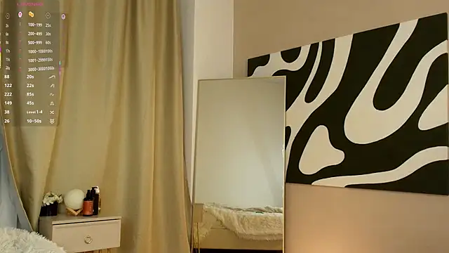 Snapshot of EmelySwickheimer chatting on October 31, 2025, 7:10 pm EmelySwickheimer online show from October 31, 2025, 7:10 pm