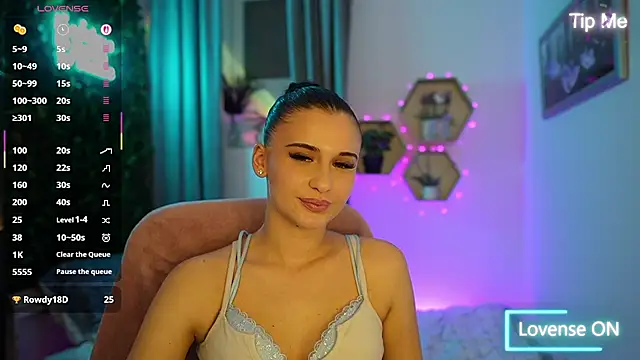 Snapshot of Betty_Grey chatting on October 22, 2025, 7:24 pm Betty Grey online show from October 22, 2025, 7:24 pm