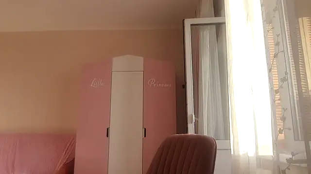 Snapshot of KarelliaStar chatting on September 21, 2025, 2:55 pm KarelliaStar online show from September 21, 2025, 2:55 pm