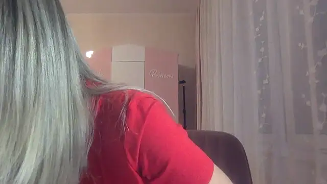 Snapshot of KarelliaStar chatting on October 19, 2025, 3:04 pm KarelliaStar online show from October 19, 2025, 3:04 pm