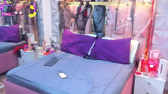 Charlotte Landry   online show from October 9, 2025, 3:34 pm