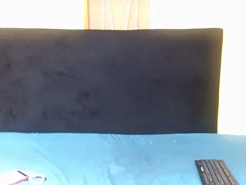 Freaky-Nicky18 online show from November 26, 2025, 6:24 am