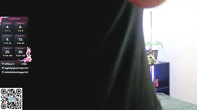 Snapshot of sunsh11ne chatting on October 6, 2025, 8:20 pm sunsh11ne online show from October 6, 2025, 8:20 pm