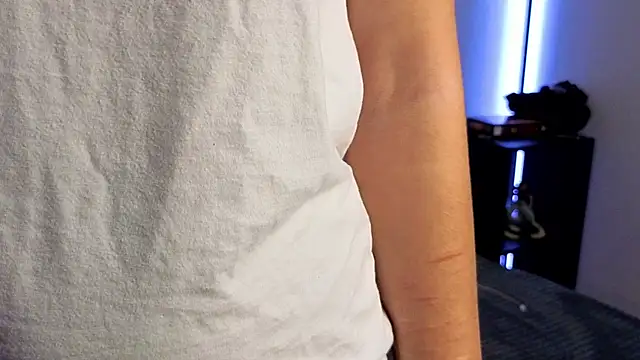 Snapshot of sunsh11ne chatting on October 24, 2025, 2:27 pm sunsh11ne online show from October 24, 2025, 2:27 pm